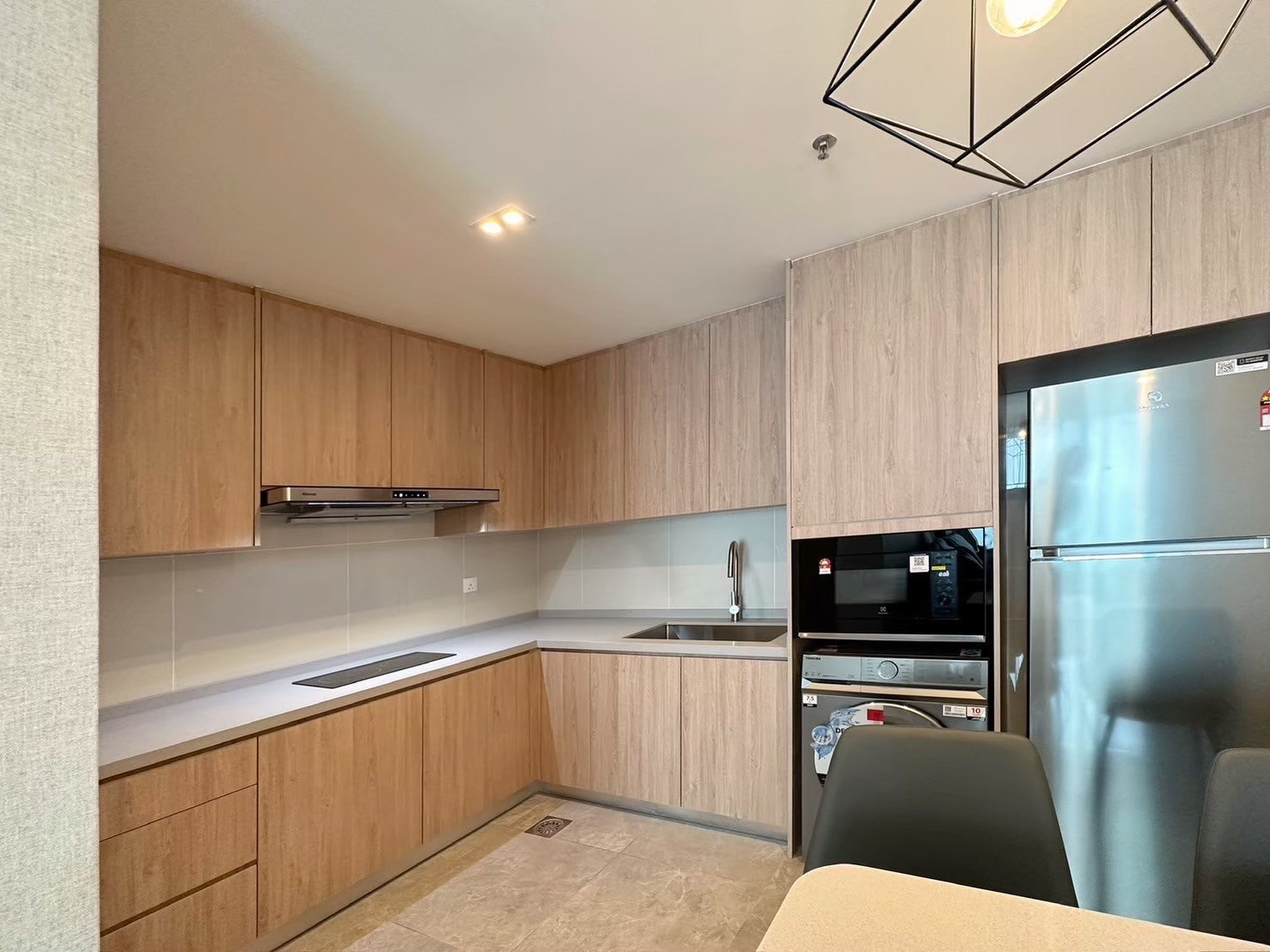 OOAK Suite - 163 Retail Park