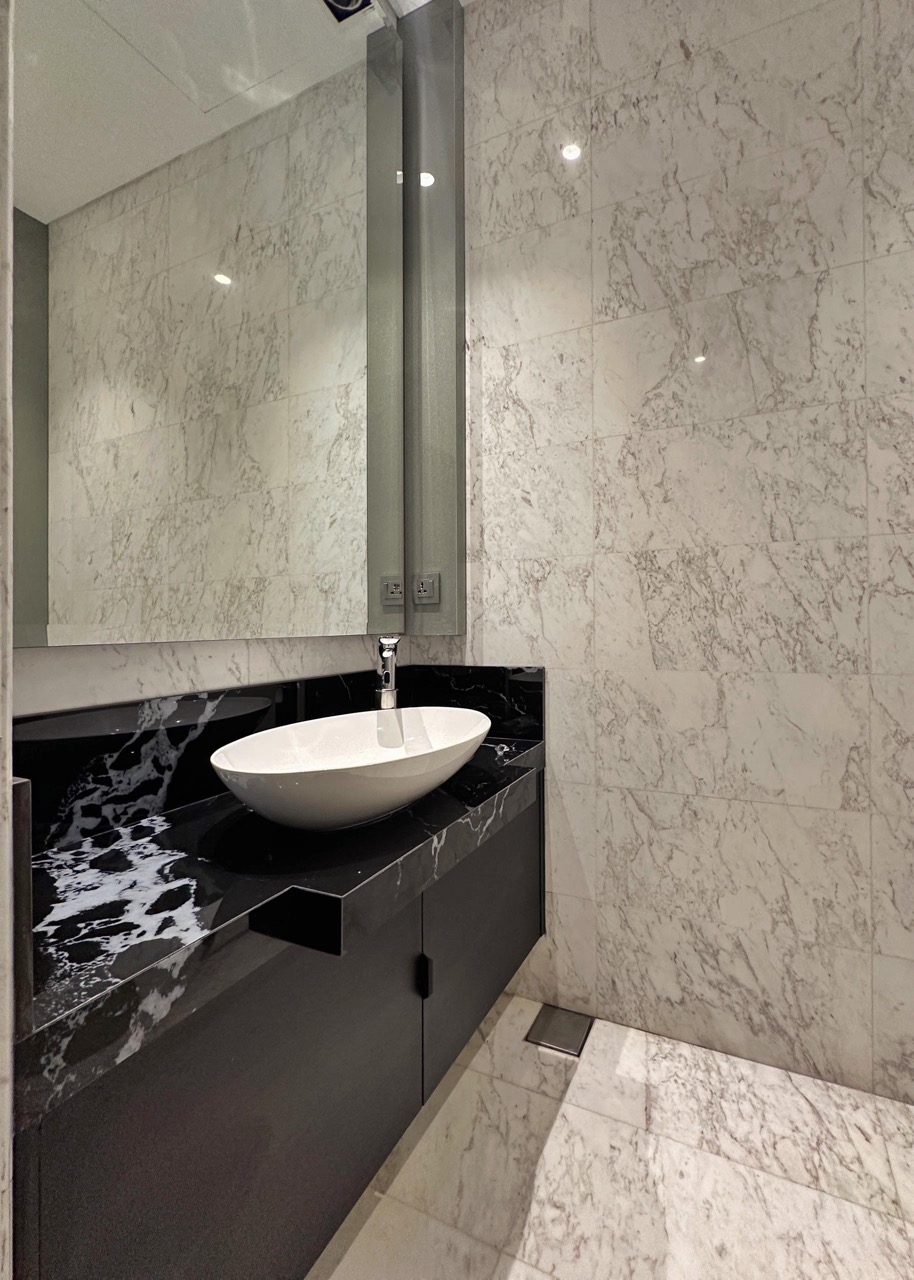awh-banyan-tree-bathroom-sink
