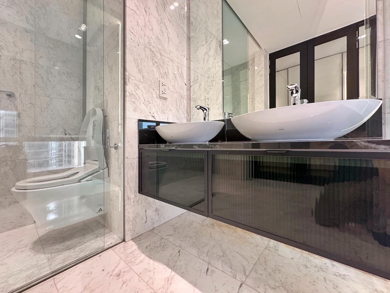 awh-banyan-tree-bathroom