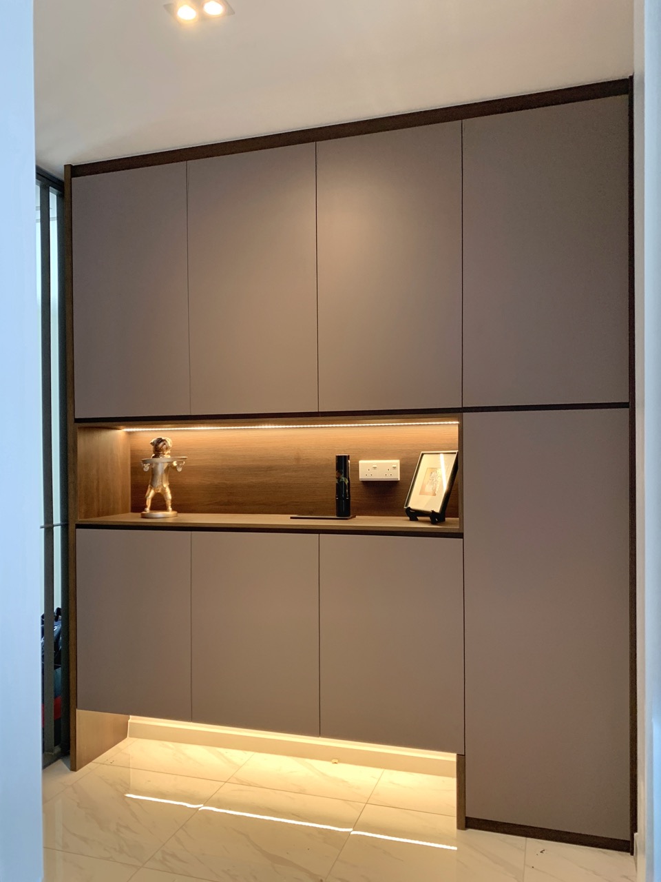 south-brooks-desa-parkcity-entrance-cabinet-10